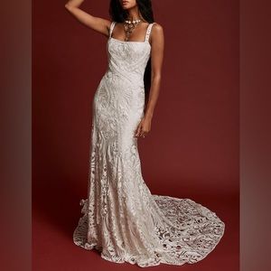 Rue de Seine Nyles Wedding Gown w/sleeves, Sample Unworn, Unaltered!